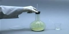 Reaction of Sodium & Chlorine (with subtitles)